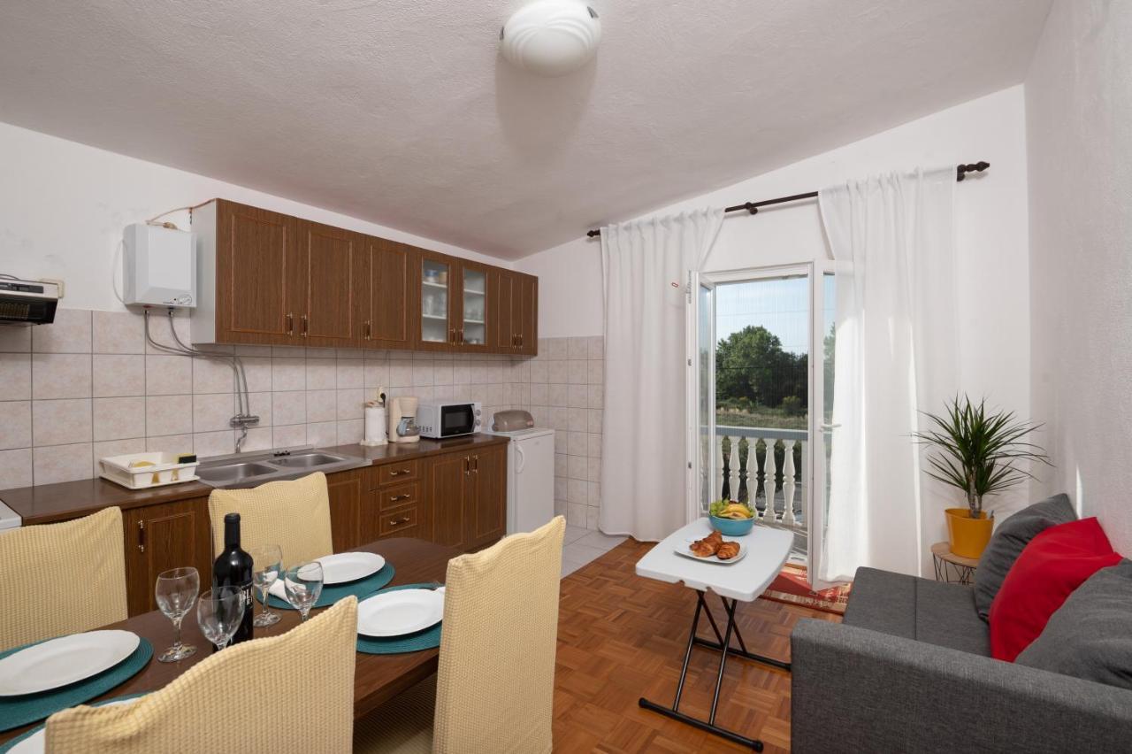 Marina'S Apartments Razanac Ngoại thất bức ảnh