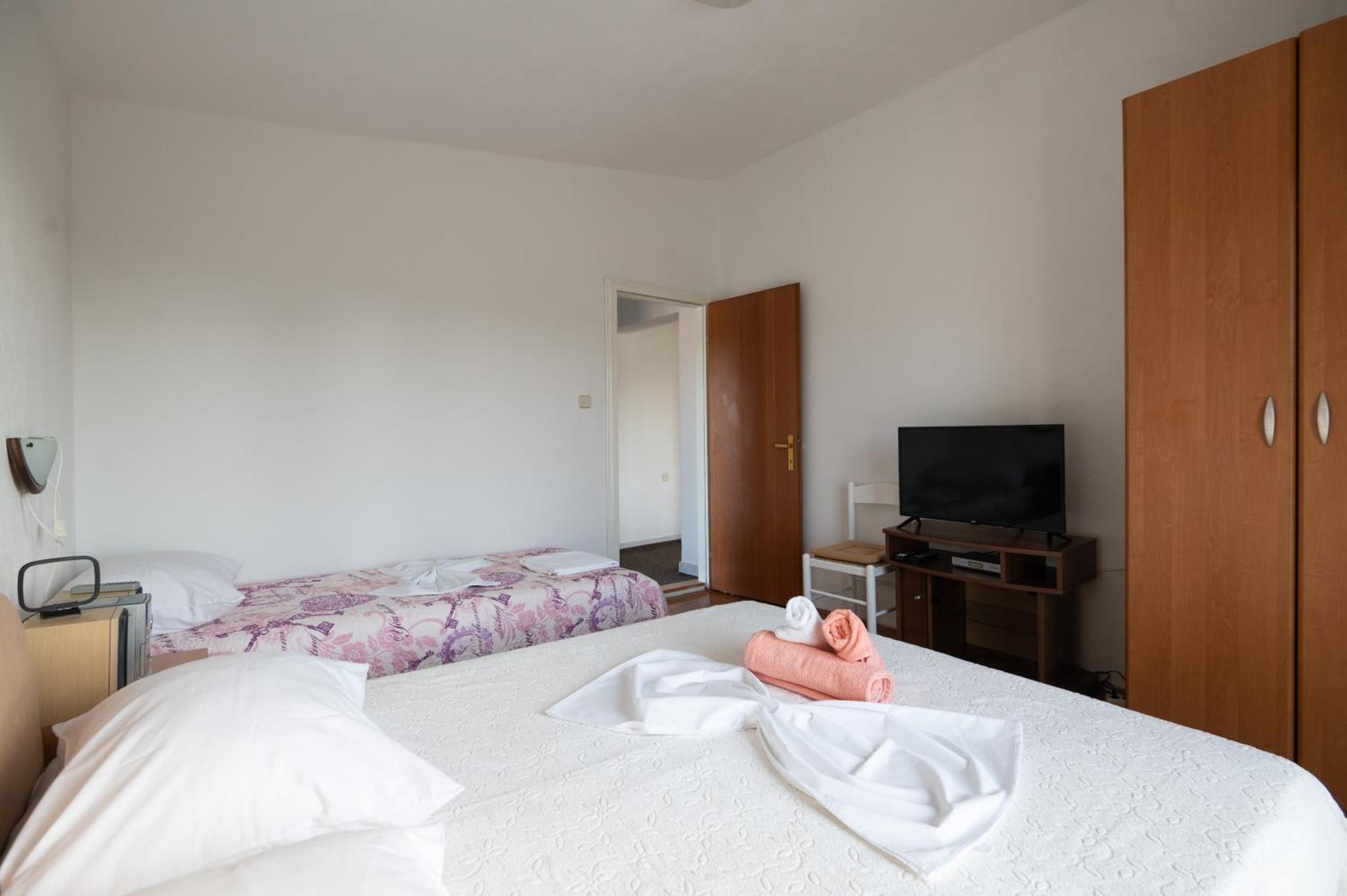 Marina'S Apartments Razanac Phòng bức ảnh